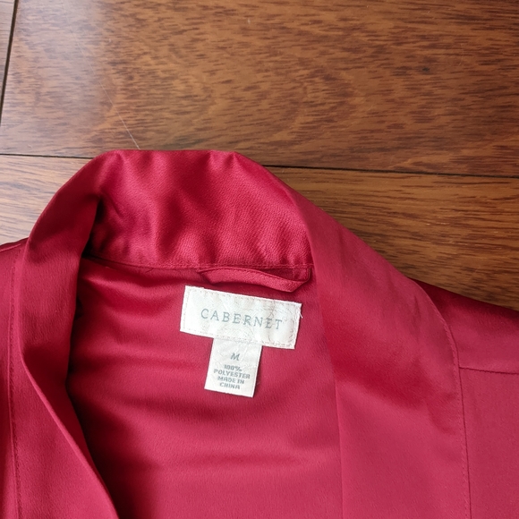 Cabernet red satin long robe large - Picture 4 of 5